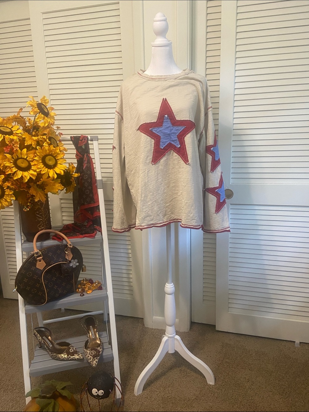 SHEIN Cream Long Sleeve Pullover with Red and Blue Star Appliqués